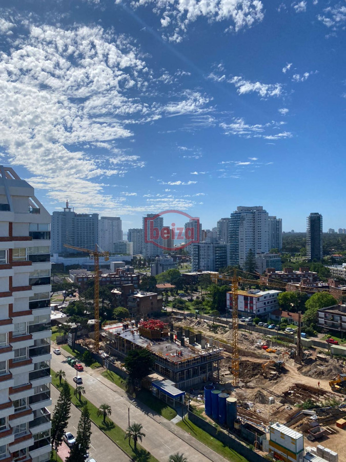 Apartamento ID.166583/Apartamento-en-Peninsula,-2-dormitorios-* - Hermoso apartamento de 3 dormitorios y 3 baños en playa Brava