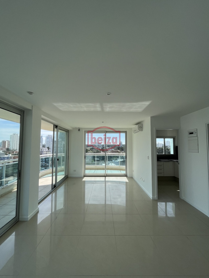 Apartamento ID.165834/Venta-departamento-punta-del-este- - Venta de  Depto Con Esplendida Terraza Al Mar
