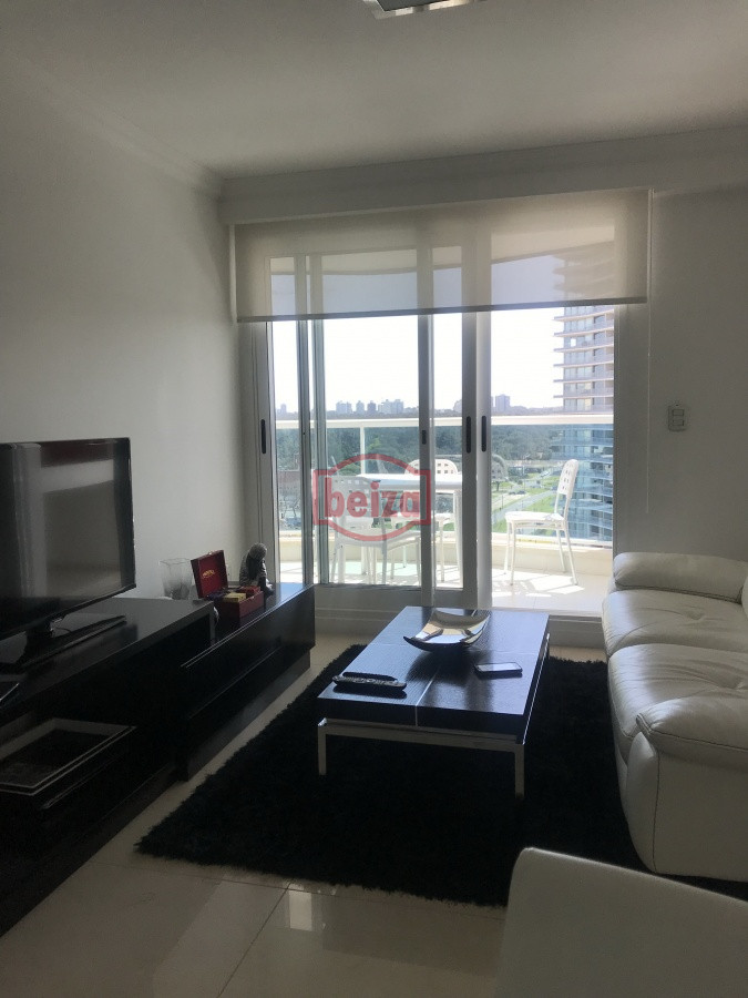 Apartamento ID.163760 - Playa Mansa - 2 Dormitorios en suite. Gran variedad de amenities