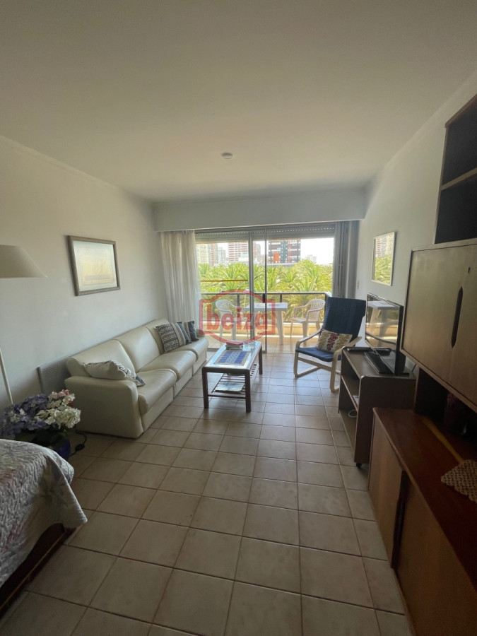 Apartamento ID.166090/Venta-de-un-dormitorio-frente-al-mar--Playa-Brava - ALQUILER ANUAL UNICO EN PENINSULA