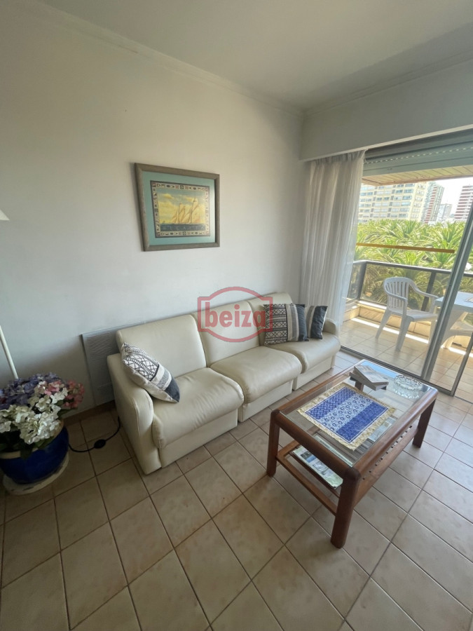 Apartamento ID.166090/Venta-de-un-dormitorio-frente-al-mar--Playa-Brava - ALQUILER ANUAL UNICO EN PENINSULA