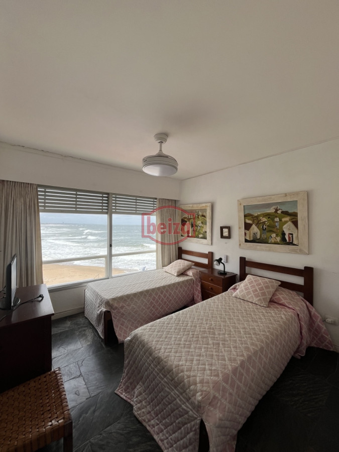 Apartamento ID.166043/Playa-Brava - Alquiler 3 dormitorios y dependencia