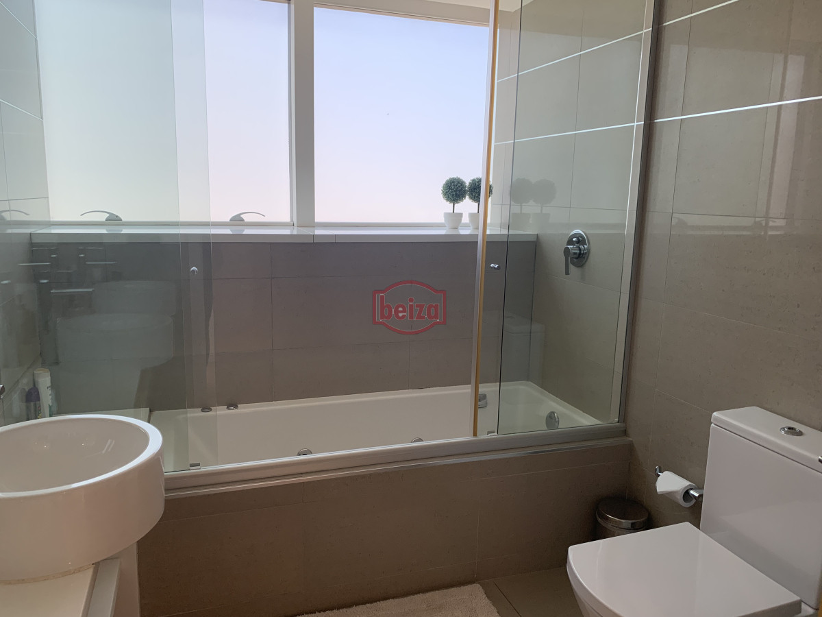 Apartamento ID.166885 - Venta apartamento 3 dormitorios mas servicio playa mansa