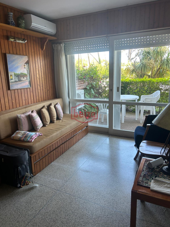 Apartamento ID.166827/-Monoambiente-Premium-a-50-metros-de-la-Playa- - Venta apartamento 1 dormitorio frente mal Playa Mansa