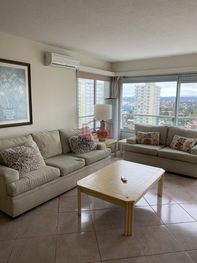 Apartamento ID.166400/Espectacular-apartamento-en-el-corazón-de-punta-del-este - Excelente departamento 