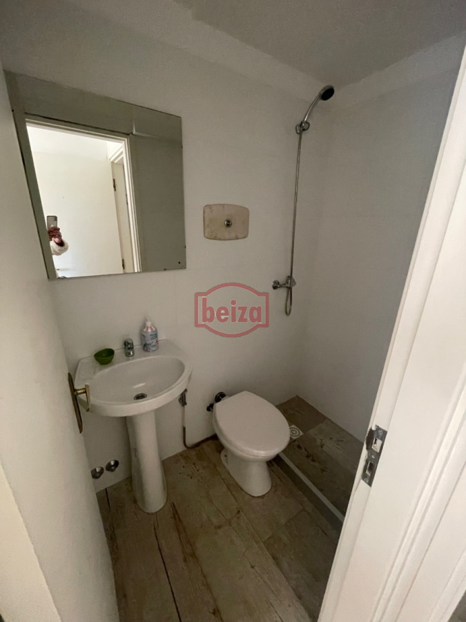 Apartamento ID.165432/Venta-de-apartamento-de-dos-dormitorios-en-Punta-del-Este - Venta apartamento 3 dormitorios más dependencia reciclado a nuevo