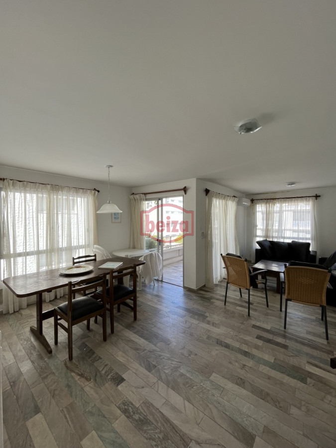 Apartamento ID.10563/Alquiler-anual-con-excelentes-amenities-y-garage-para-2-personas - Cerca del Puerto - Amplia terraza