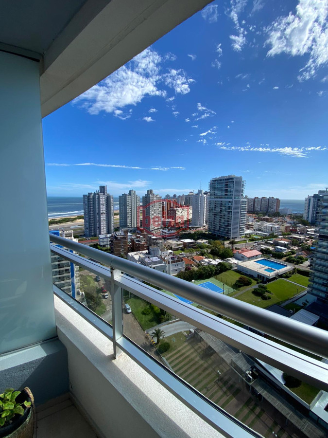 Apartamento ID.166583/Apartamento-en-Peninsula,-2-dormitorios-* - Hermoso apartamento de 3 dormitorios y 3 baños en playa Brava