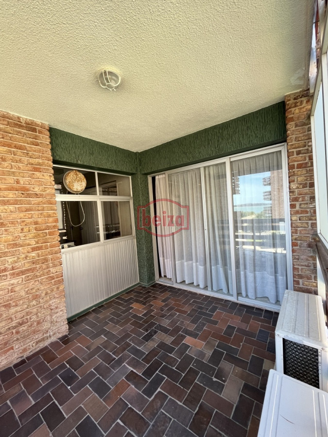 Apartamento ID.20228/Apartamento-3-dormitorios-en-alquiler-La-Barra - Playa Mansa - Buena vista al  mar