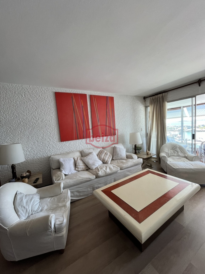 Apartamento ID.10400/Oportunidad-Cómodo-Apto-2-Dormitorios-En-Gorlero - Apartamento de 3 dormitorios en el Puerto