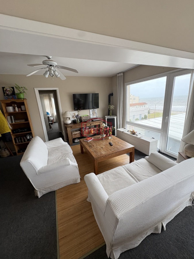 Apartamento ID.166667/Apartamento-frente-al-Mar-en-Playa-Brava - Hermoso apartamento en Punta del Este de tres dormitorios a pasos del mar 