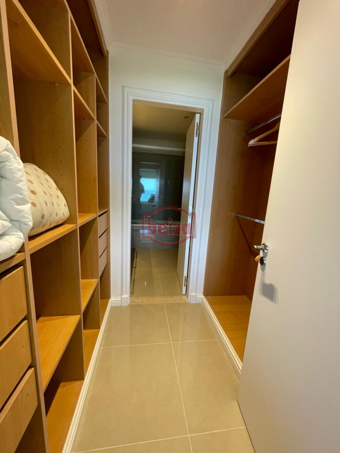 Apartamento ID.166729/Gran-Oportunidad-de-venta,-en-la-zona-del-Puerto-de-Punta-del-Este. - Venta de Penthouse 3 DORMITORIOS con vista al mar