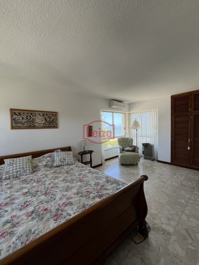 Apartamento ID.166073/En-alquiler-apartamento-de-3-dormitorios-con-amenities-y-vista-a-la-isla-y-los-dedos-garage-en-subsuelo-lavadero-mucama-piscina - Mansa frente al mar de 3 dormitorios y dependencia y parrillero