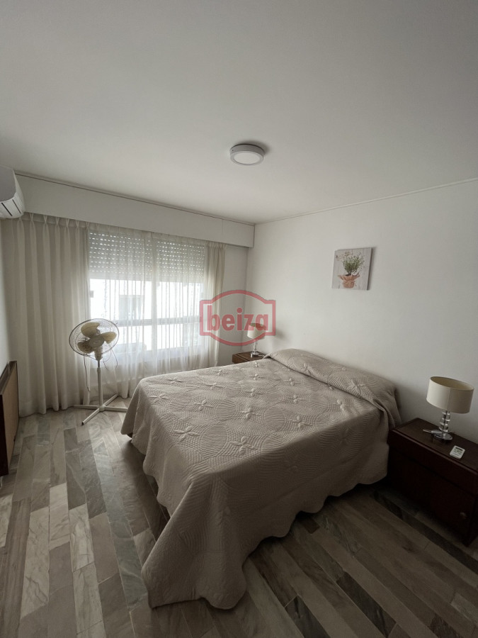 Apartamento ID.10563/Alquiler-anual-con-excelentes-amenities-y-garage-para-2-personas - Cerca del Puerto - Amplia terraza