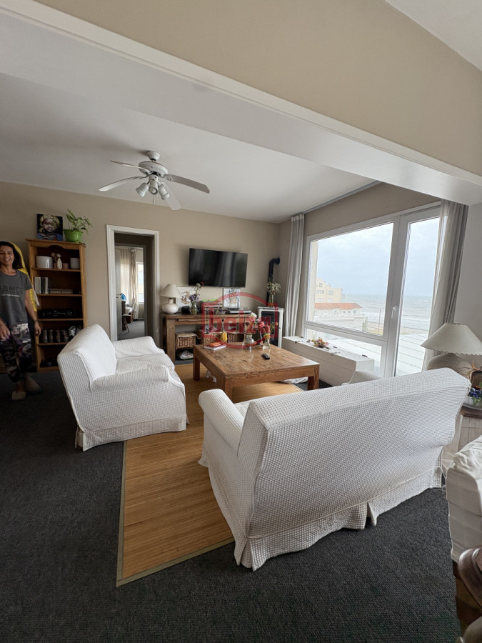 Apartamento ID.166667/Apartamento-frente-al-Mar-en-Playa-Brava - Hermoso apartamento en Punta del Este de tres dormitorios a pasos del mar 
