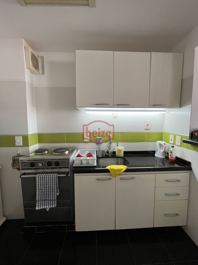 Apartamento ID.165955/A-pasos-del-Puerto-y-a-metros-de-la-plaza-Artigas - Apto de 1 dormitorio*