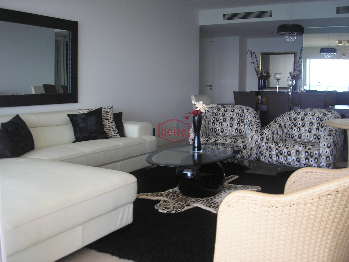 Apartamento ID.160789/Apartamento-en-Brava,-2-dormitorios-* - Mansa, 3 Suite