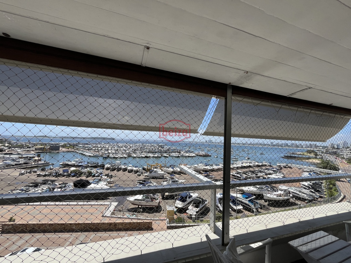 Apartamento ID.10400/Oportunidad-Cómodo-Apto-2-Dormitorios-En-Gorlero - Apartamento de 3 dormitorios en el Puerto