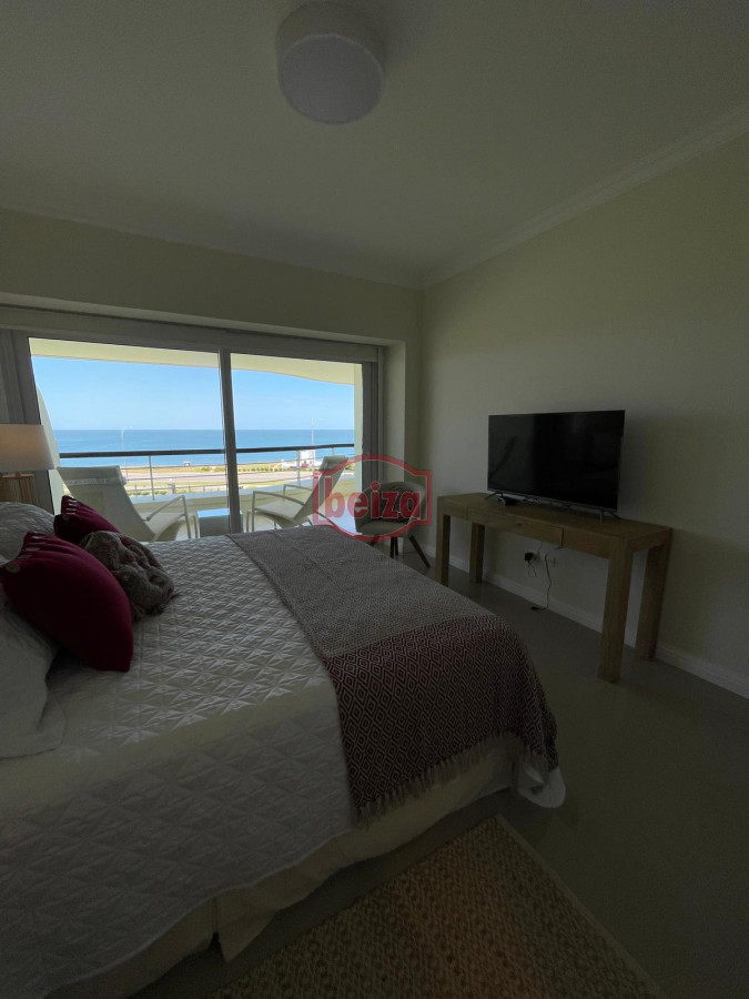 Apartamento ID.166729/Gran-Oportunidad-de-venta,-en-la-zona-del-Puerto-de-Punta-del-Este. - Venta de Penthouse 3 DORMITORIOS con vista al mar