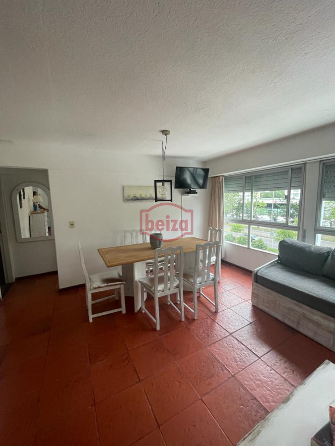 Apartamento ID.166062/Alquiler-3-dormitorios-y-dependencia - Apartamento en Roosevelt 