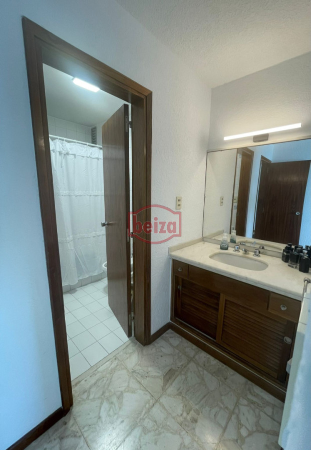 Apartamento ID.167004/PENINSULA-TRES-DORMITORIOS - alquiler tres dormitorios frente al mar