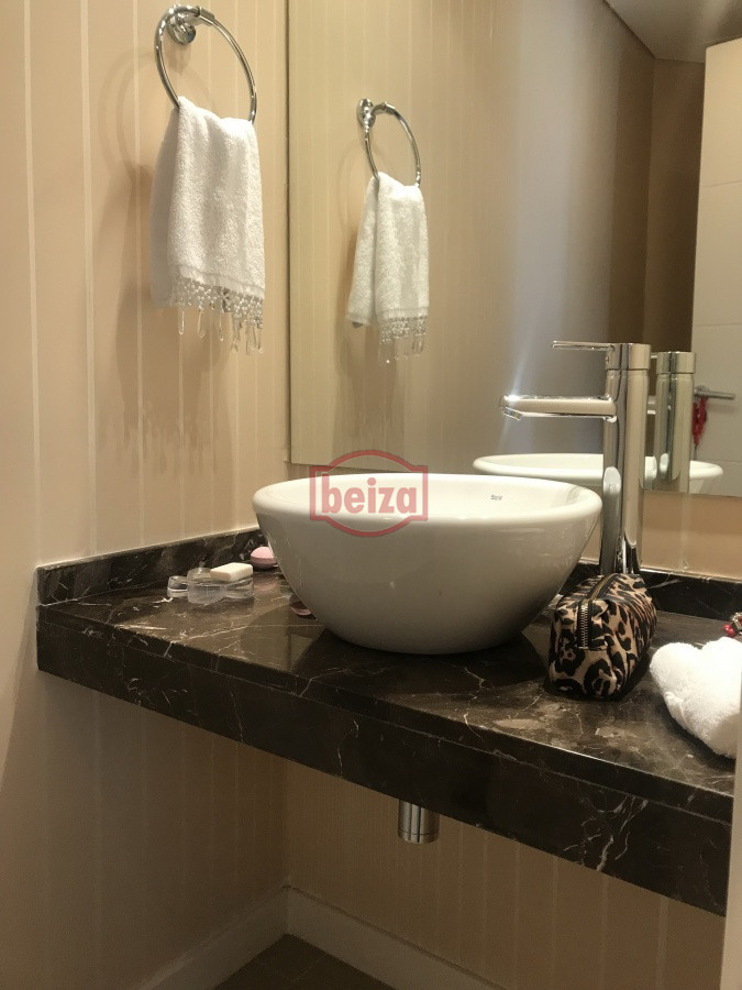 Apartamento ID.163760 - Playa Mansa - 2 Dormitorios en suite. Gran variedad de amenities