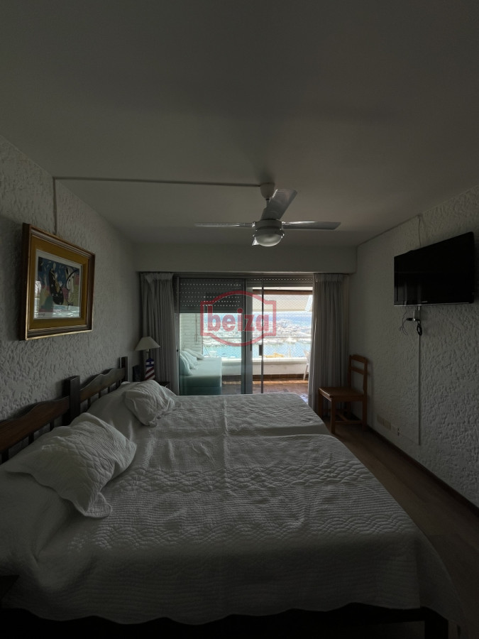 Apartamento ID.10400/Oportunidad-Cómodo-Apto-2-Dormitorios-En-Gorlero - Apartamento de 3 dormitorios en el Puerto