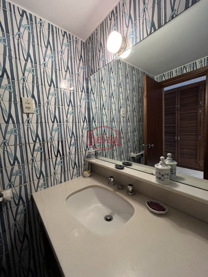 Apartamento ID.166073/En-alquiler-apartamento-de-3-dormitorios-con-amenities-y-vista-a-la-isla-y-los-dedos-garage-en-subsuelo-lavadero-mucama-piscina - Mansa frente al mar de 3 dormitorios y dependencia y parrillero