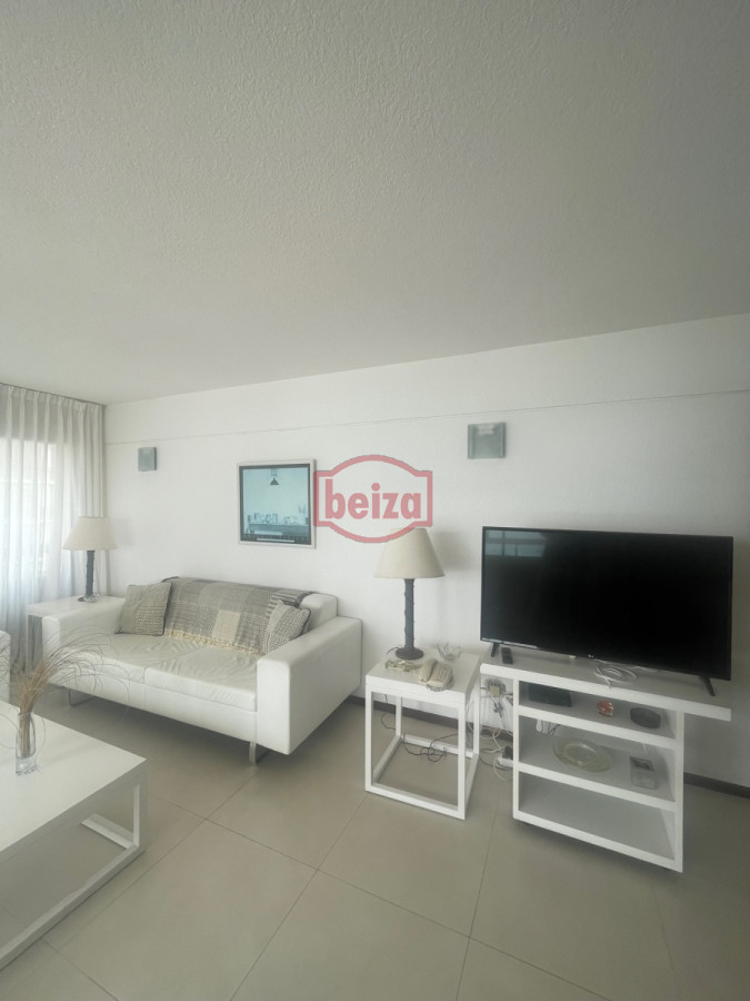 Apartamento ID.166416/Mansa-frente-al-mar-de-3-dormitorios-y-dependencia-y-parrillero - Apartamento en Península de 2 dormitorios 