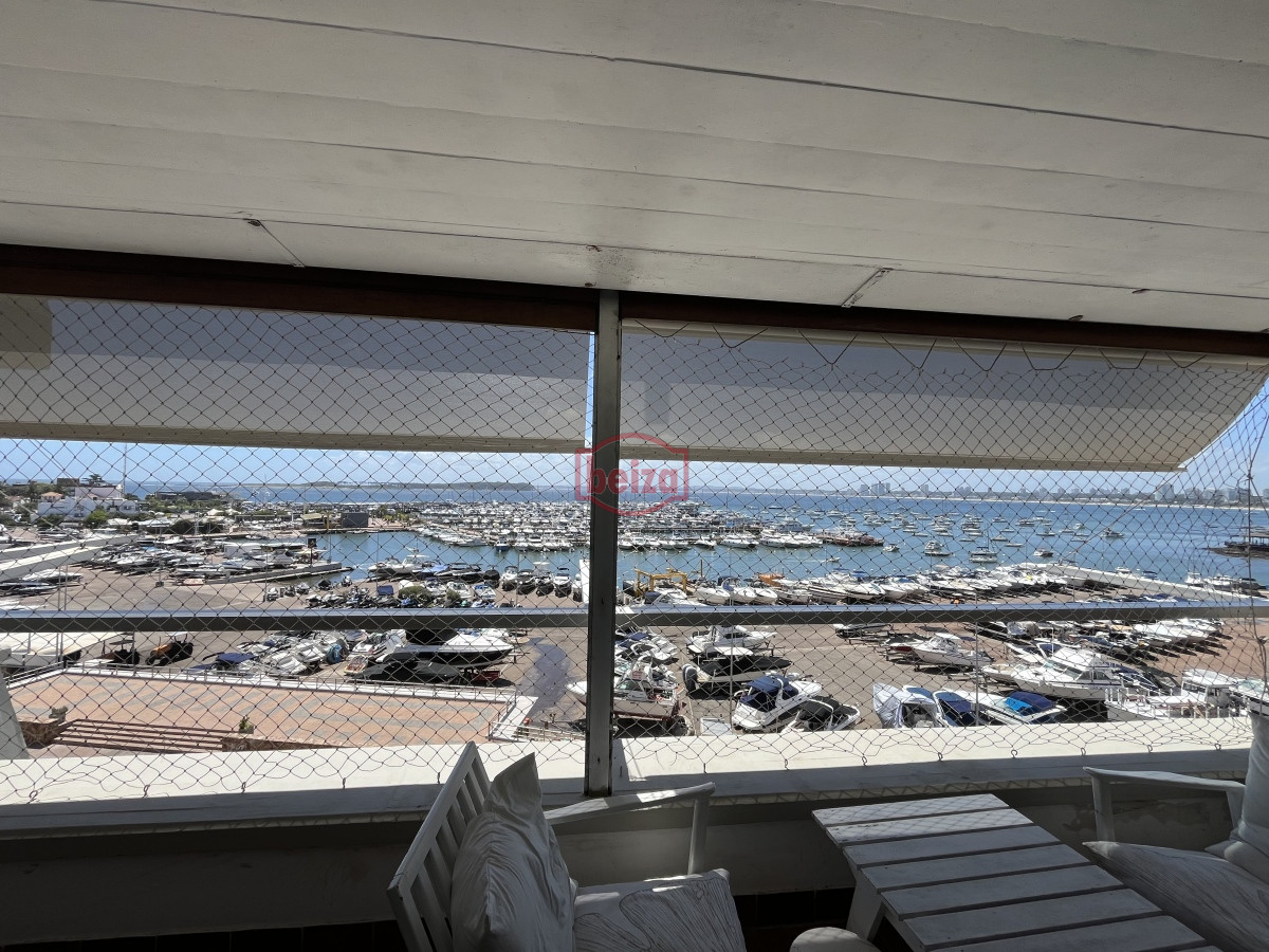 Apartamento ID.10400/Oportunidad-Cómodo-Apto-2-Dormitorios-En-Gorlero - Apartamento de 3 dormitorios en el Puerto