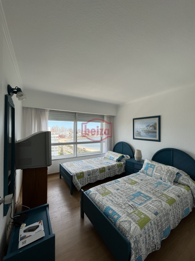 Apartamento ID.165989 - Primera línea de la Mansa. Gran apartamento. 3 Dormitorios y dependencia.