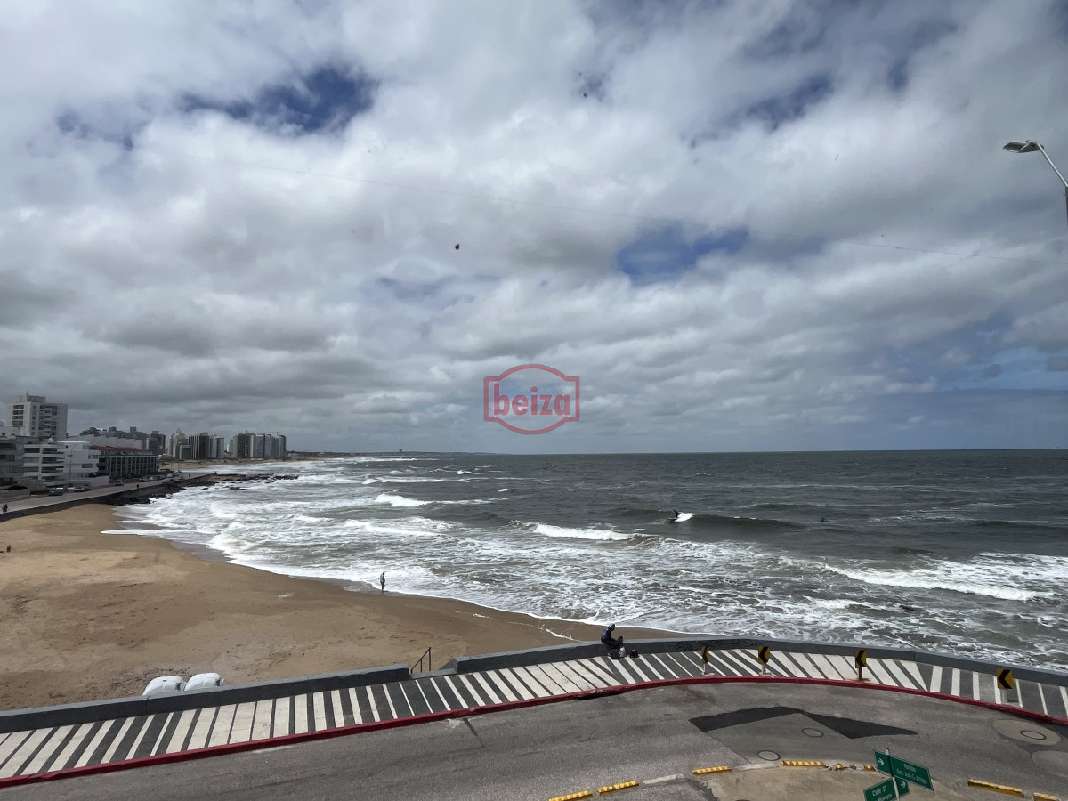 Apartamento ID.166043/Playa-Brava - Alquiler 3 dormitorios y dependencia