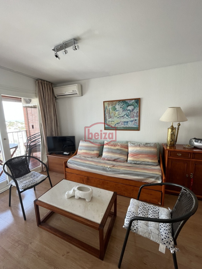 Apartamento ID.10446/Apartamento-de-3-dormitorios-en-el-Puerto - A metros del puerto muy próximo a plaza de los artesanos