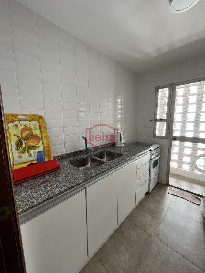 Apartamento ID.10563/Alquiler-anual-con-excelentes-amenities-y-garage-para-2-personas - Cerca del Puerto - Amplia terraza
