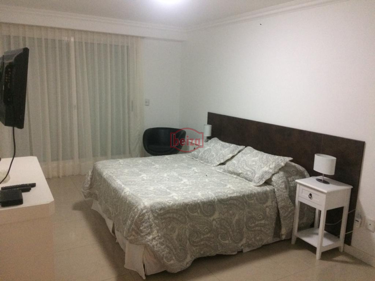 Apartamento ID.162909/VENTA-A-pasos-del-puerto--2-dormitorios-2-baños-con-garage - 2 Dormitorios y medio. Variedad de amenities.