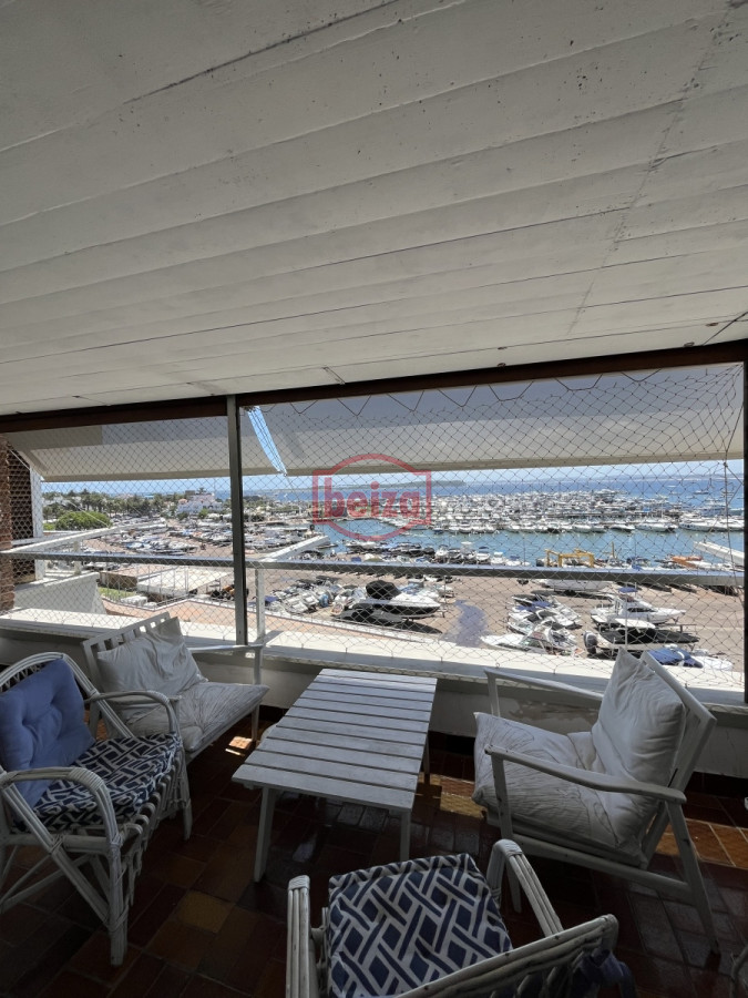 Apartamento ID.10400/Oportunidad-Cómodo-Apto-2-Dormitorios-En-Gorlero - Apartamento de 3 dormitorios en el Puerto