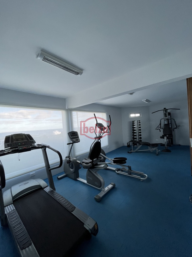 Apartamento ID.161084/2-Dormitorios-y-medio.-Variedad-de-amenities. - Vista al mar y excelente ubicación