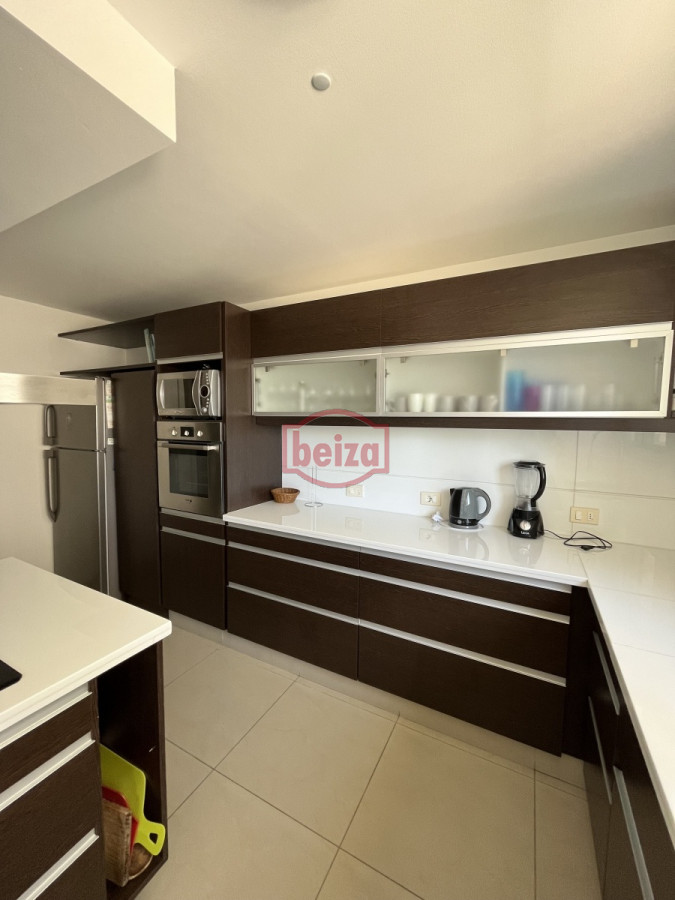 Apartamento ID.161163/Apartamentos-en-Alquiler--Beiza-Propiedades - Imperiale I - 3 dormitorios en suite más servicio (planta esquinera)