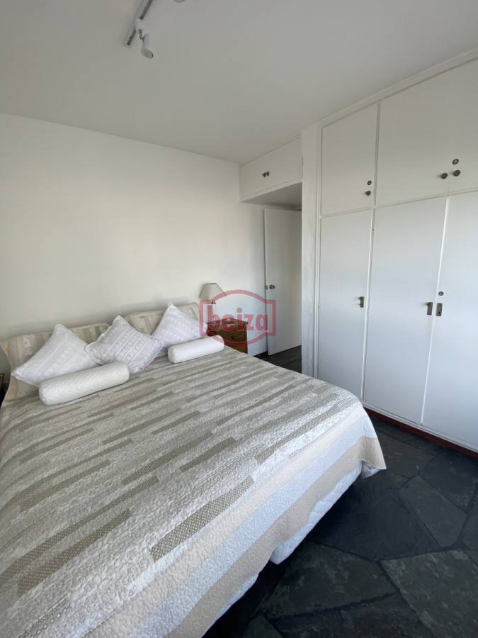 Apartamento ID.166679/Cómodo-y-agradable-apartamento,-muy-cerca-de-la-playa-Brava-al-final-de-la-Av.-Chiverta. - Apartamento en Península de 2 Dormitorios con vista al Mar