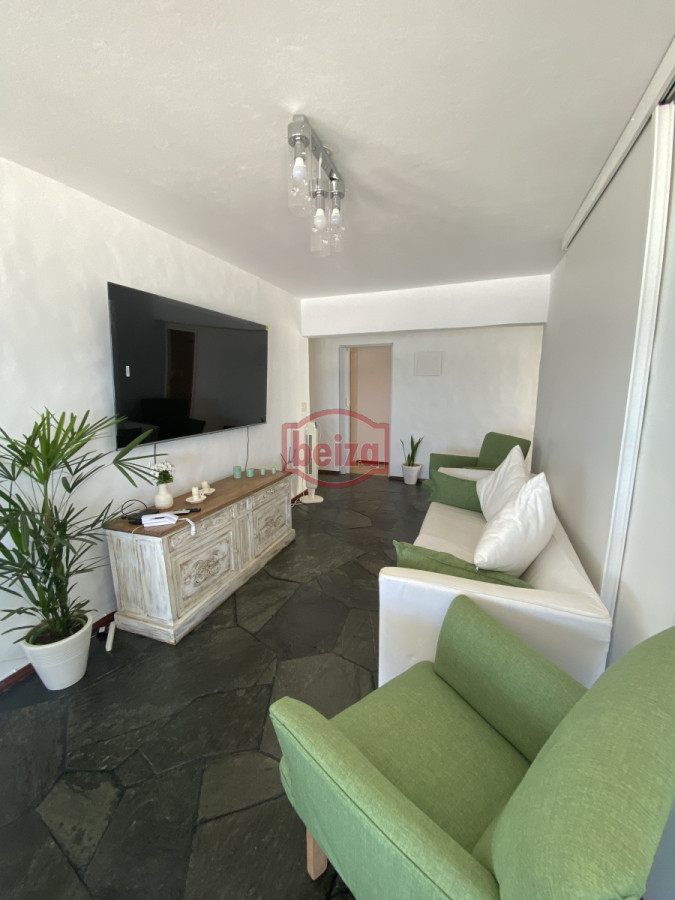 Apartamento ID.166679/Cómodo-y-agradable-apartamento,-muy-cerca-de-la-playa-Brava-al-final-de-la-Av.-Chiverta. - Apartamento en Península de 2 Dormitorios con vista al Mar