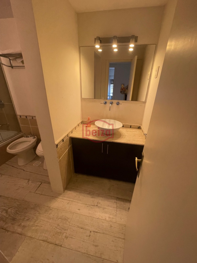 Apartamento ID.165432/Venta-de-apartamento-de-dos-dormitorios-en-Punta-del-Este - Venta apartamento 3 dormitorios más dependencia reciclado a nuevo