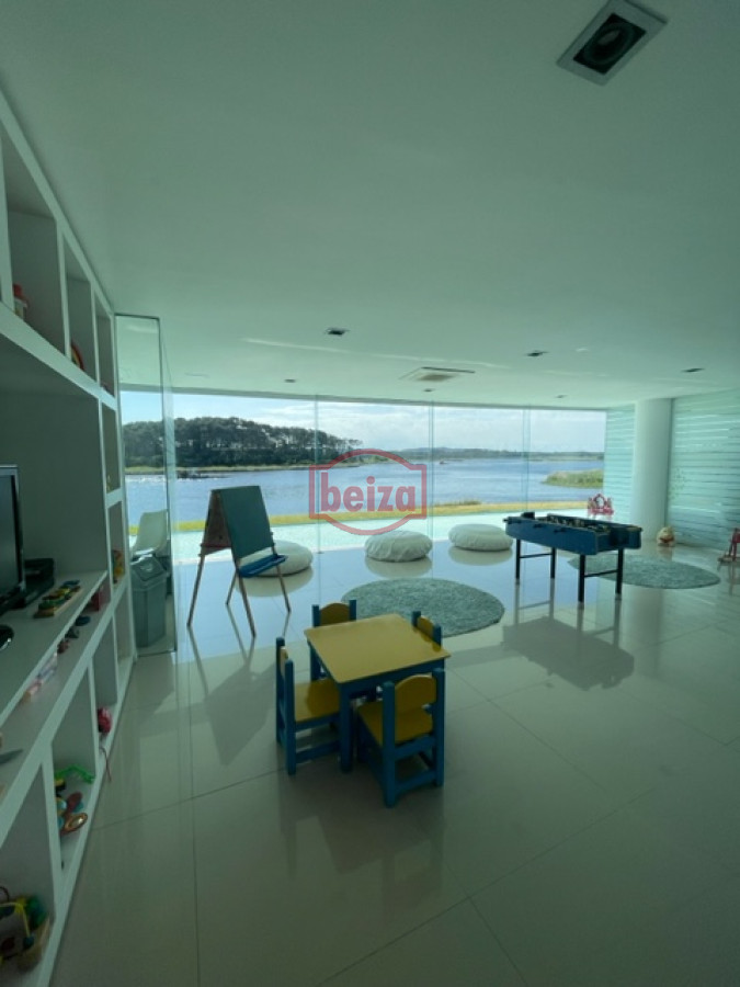 Apartamento ID.166566/Brava-,-edificio-bajo-,-frente-al-mar-.- - Espectacular Penthouse