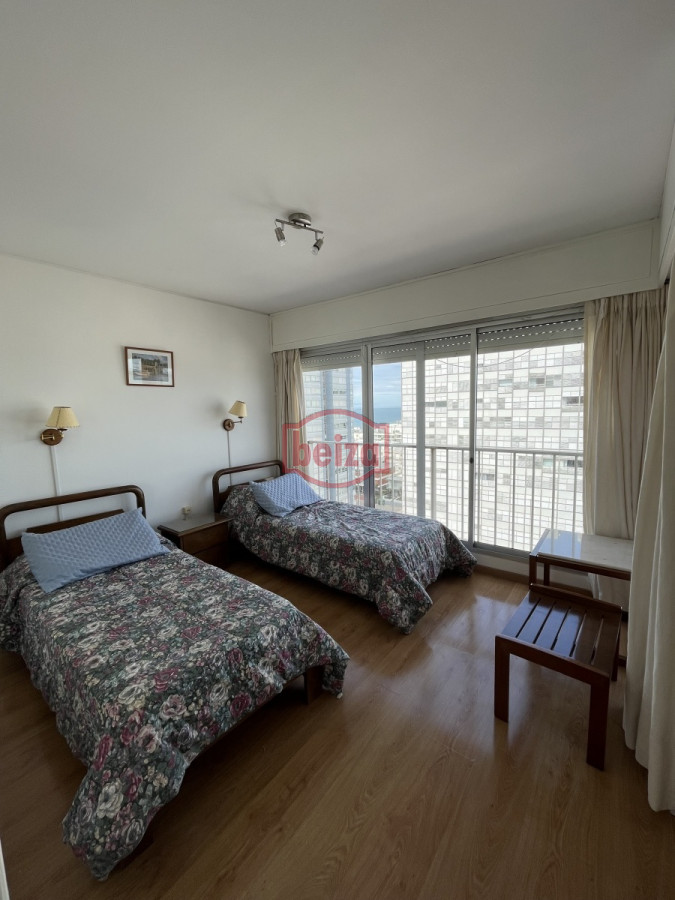 Apartamento ID.10446/Apartamento-de-3-dormitorios-en-el-Puerto - A metros del puerto muy próximo a plaza de los artesanos