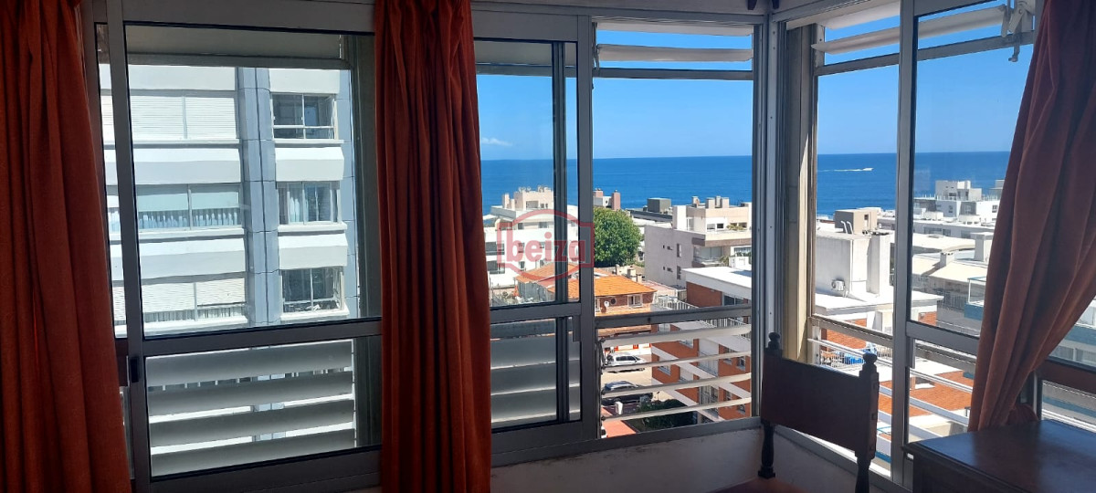 Apartamento ID.10757/Oportunidad-de-inversión-en-Punta-del-Este - A pasos del Puerto con buena vista a la Brava y a la Isla de lobos