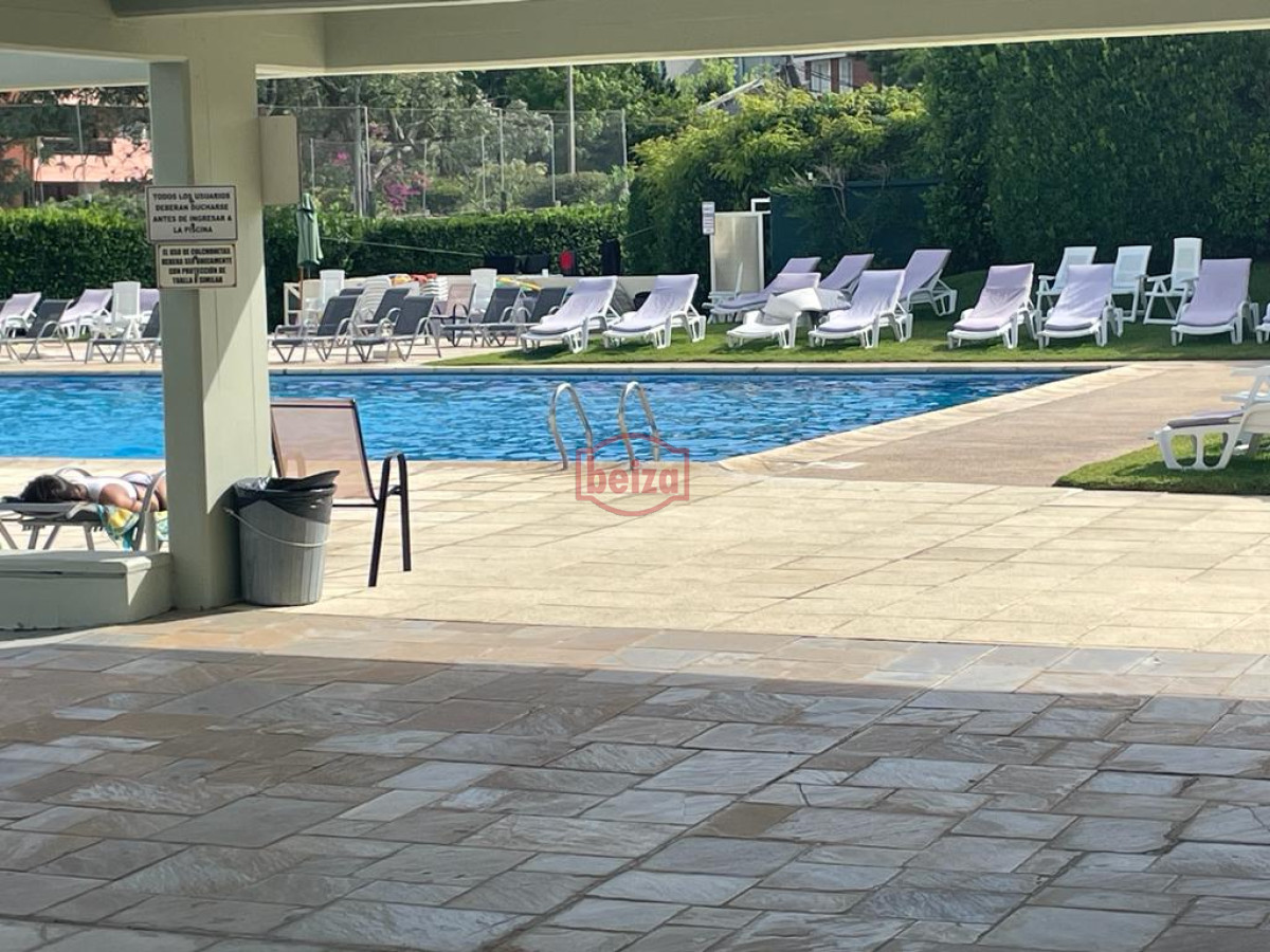 Apartamento ID.166073/En-alquiler-apartamento-de-3-dormitorios-con-amenities-y-vista-a-la-isla-y-los-dedos-garage-en-subsuelo-lavadero-mucama-piscina - Mansa frente al mar de 3 dormitorios y dependencia y parrillero