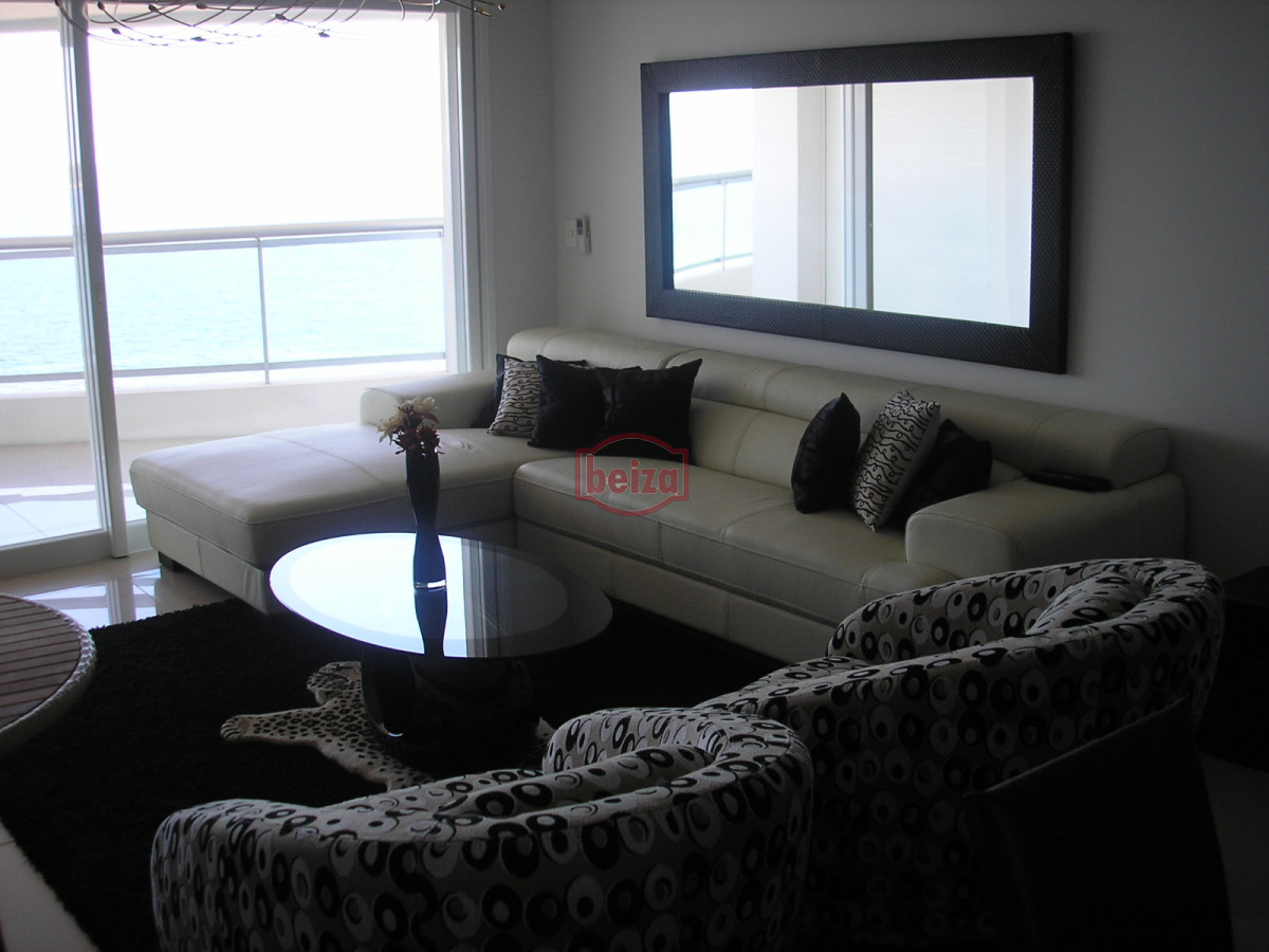 Apartamento ID.160789/Apartamento-en-Brava,-2-dormitorios-* - Mansa, 3 Suite