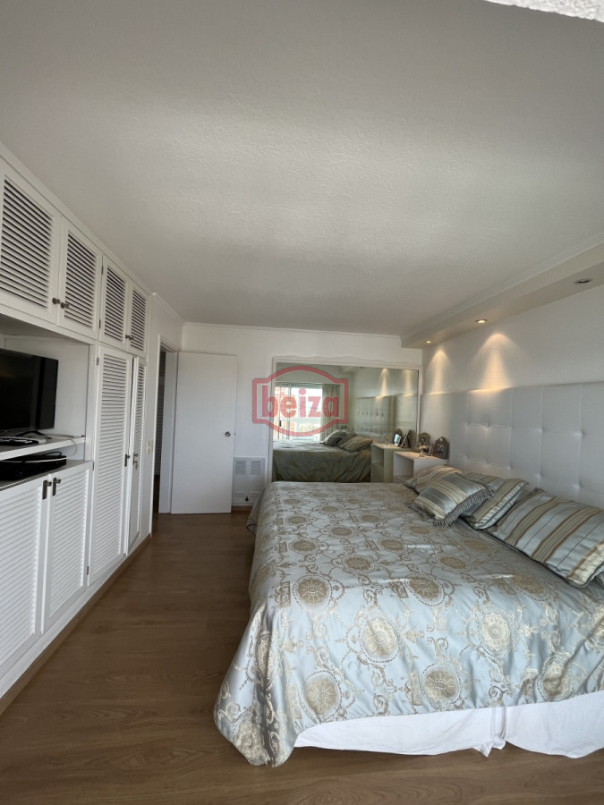 Apartamento ID.165989 - Primera línea de la Mansa. Gran apartamento. 3 Dormitorios y dependencia.