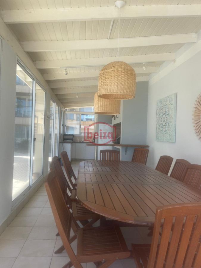 Apartamento ID.166779/Apartamentos-en-Venta--Beiza-Propiedades - VENTA Apartamento frente al Mar
