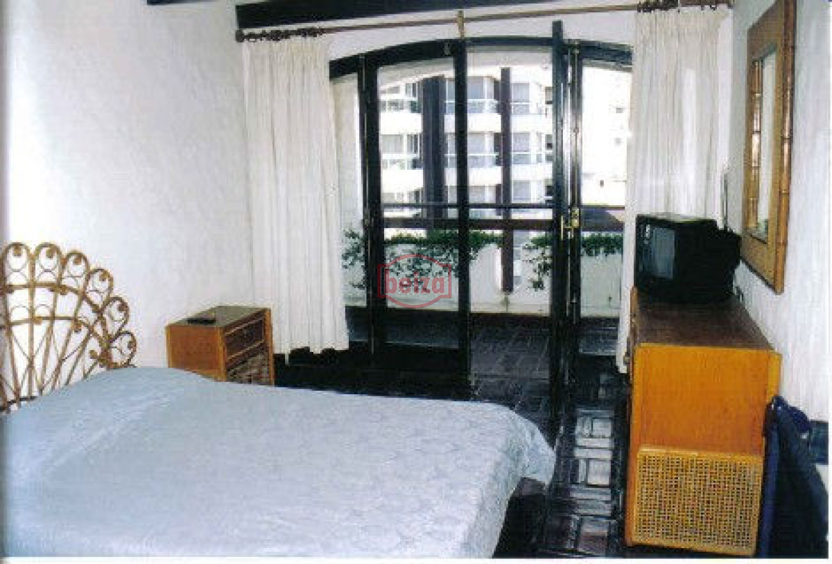 Apartamento ID.160424/Venta-apartamento-3-dormitorios-más-dependencia-reciclado-a-nuevo - Apartamento en Peninsula, 3 dormitorios *