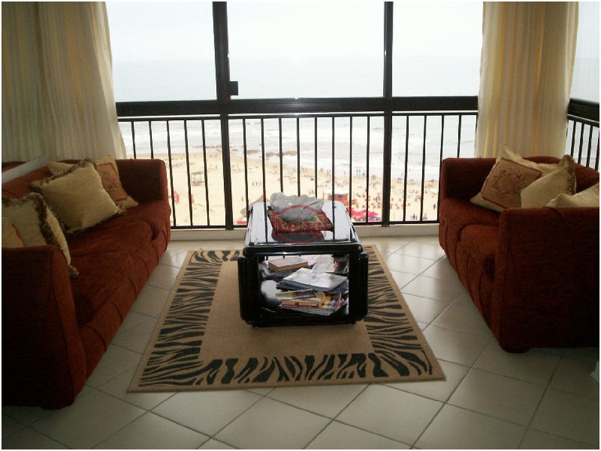 Apartamento ID.161212/Apartamento-en-Brava,-3-dormitorios-en-suite - Apartamento en Brava, 2 dormit venta y alquiler